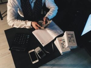Lire la suite à propos de l’article Comptabilité auto-entrepreneur : obligations & logiciels