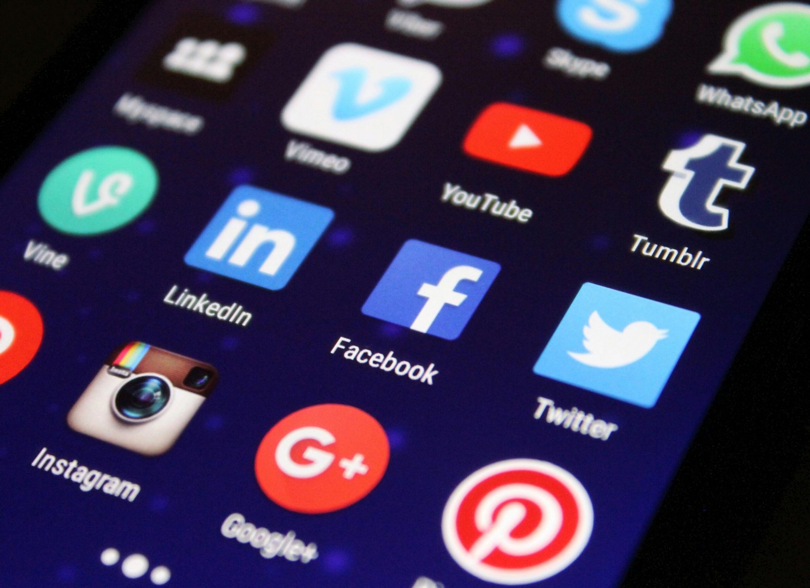 Outils programmation réseaux sociaux